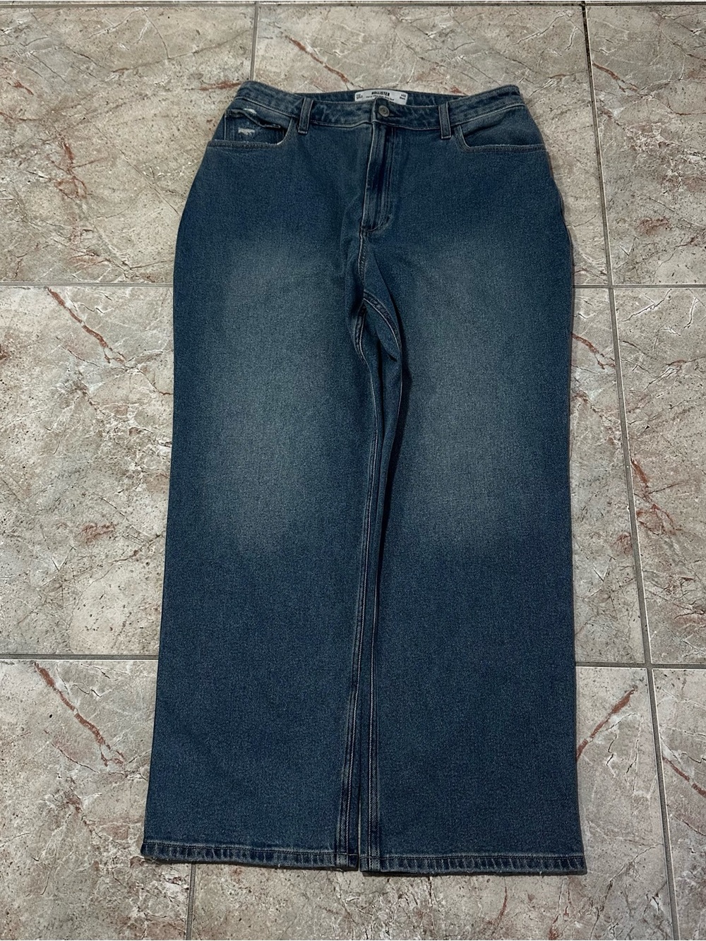 NWT Hollister Curvy Ultra High-Rise Dad Jeans — W32 Short